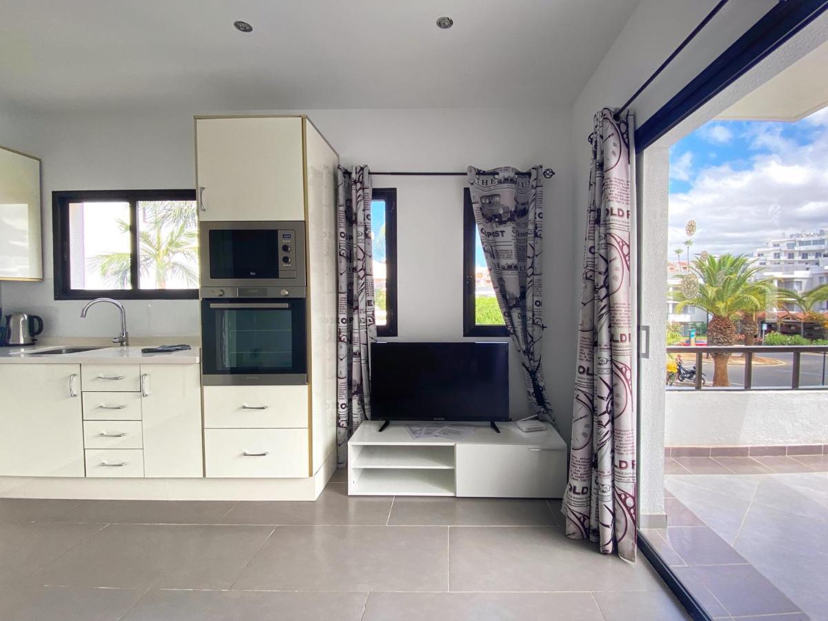 1 Bed Los Cristianos Near The Bus Station Arona  Exterior photo